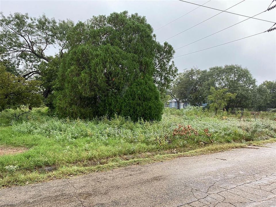 1st image of 1042 Ash St Lot 1