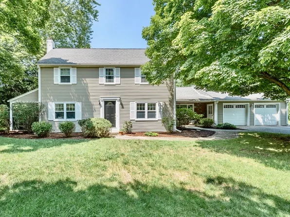 48 Colony Acres Rd, Longmeadow, MA 01106