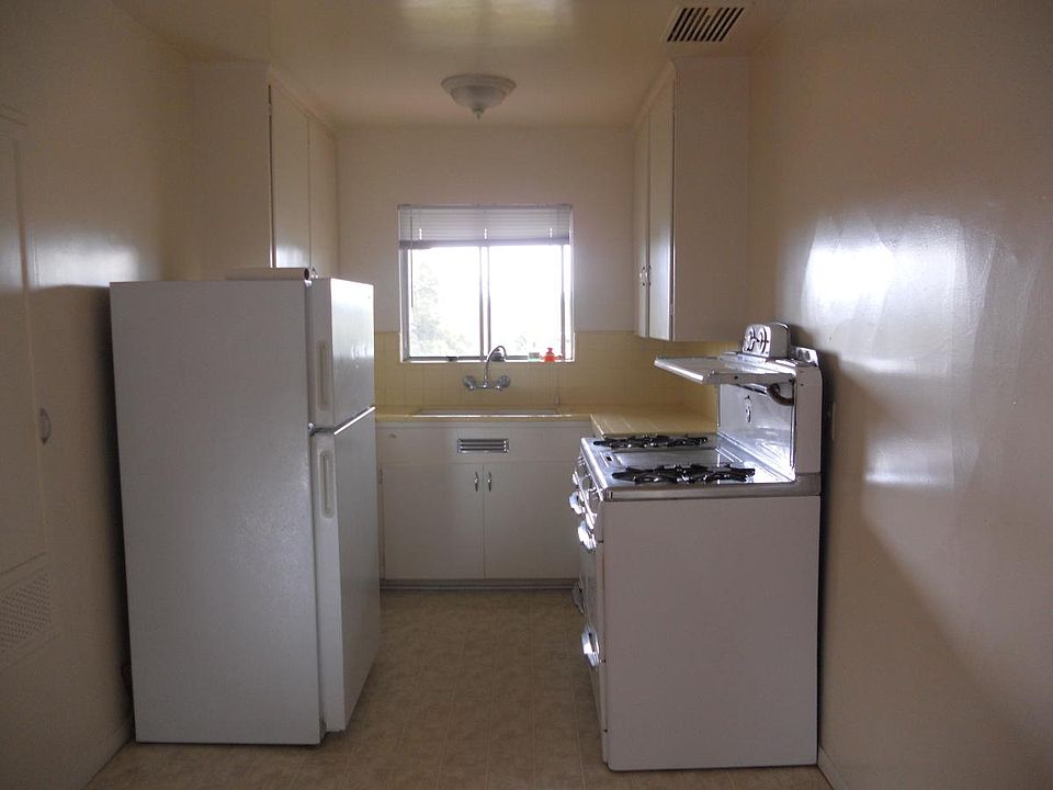 2nd image of 2844 State St APT 4
