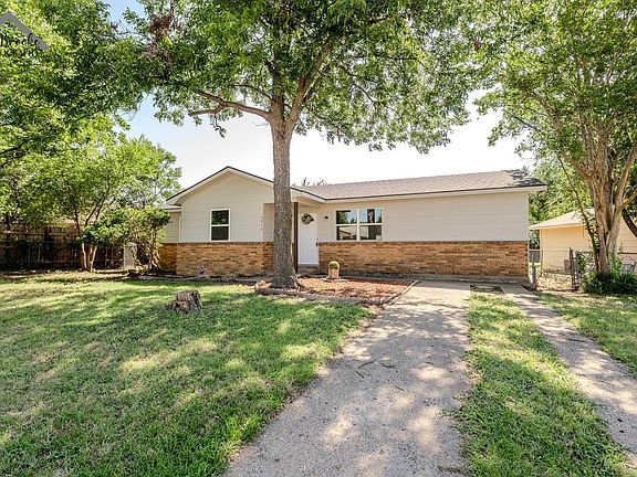 2nd image of 3910 Cynthia Ln