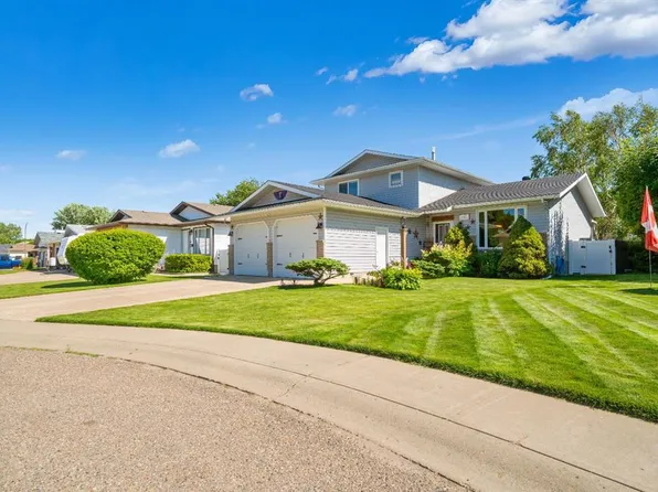 1630 N 31st St SE, Medicine Hat, AB T1A 8J8