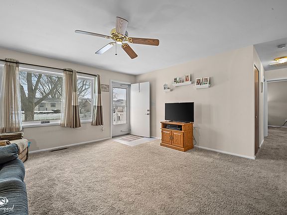 4th image of 318 N Jackson Ave
