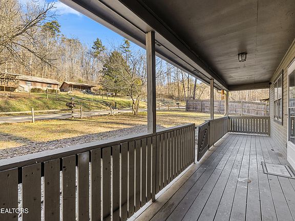 4th image of 3214 Long Hollow Rd