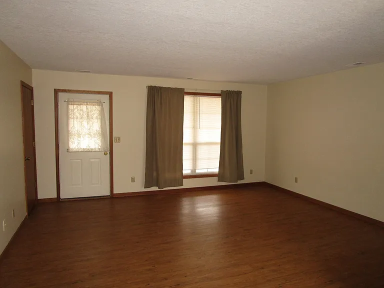 705 W Main St — Photo 3