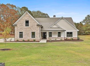 110 Warren Way, Fayetteville, GA 30215