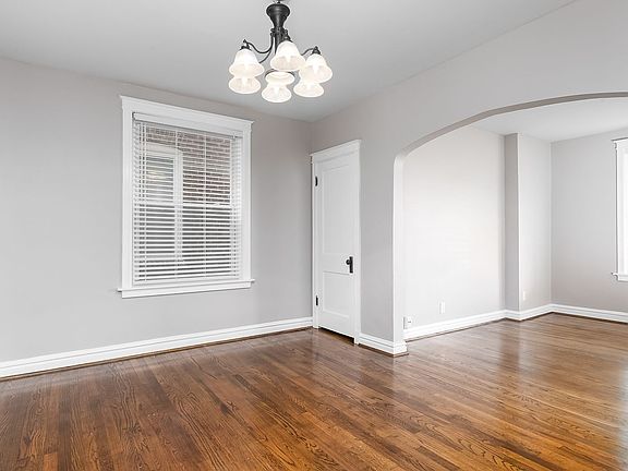 3rd image of 4914 Tholozan Ave #974