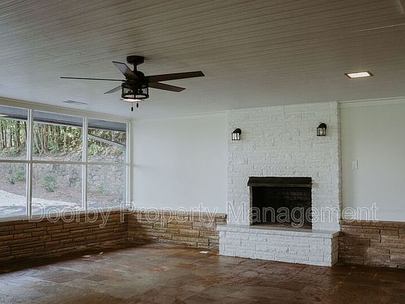 3rd image of 16 W Glenron St Unit A