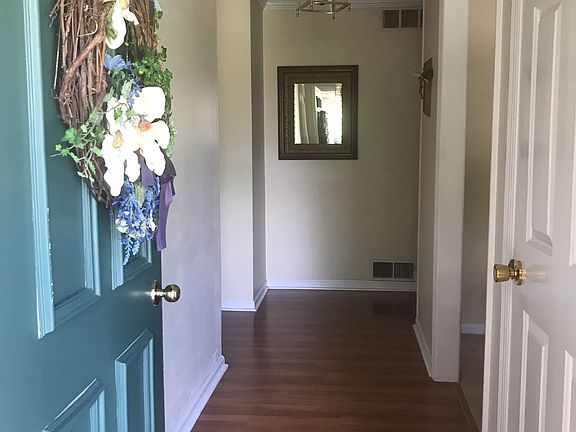 5th image of 321 Weil Ln
