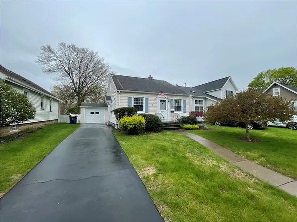 67 Pomona Dr, Rochester, NY 14616