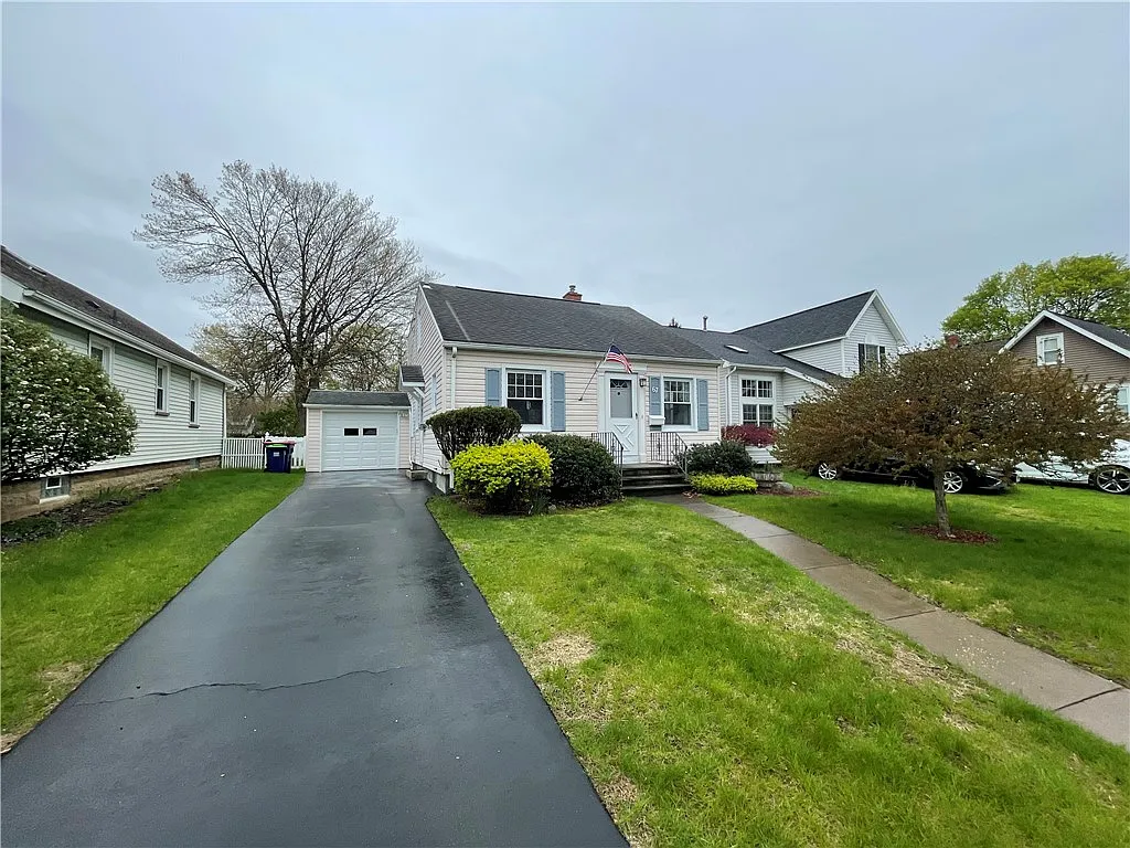 67 Pomona Dr photo 1