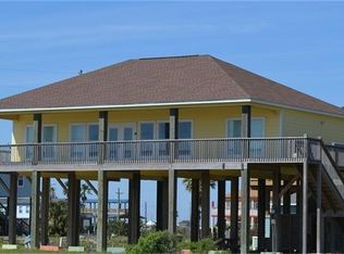 845 Townsend Dr, Crystal Beach, TX 77650