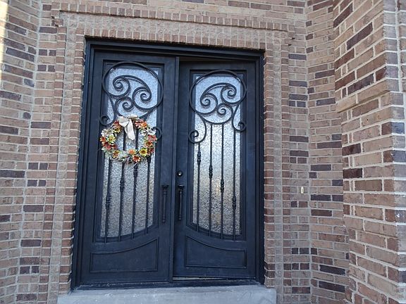 5th image of 2114 E Fardown Ave