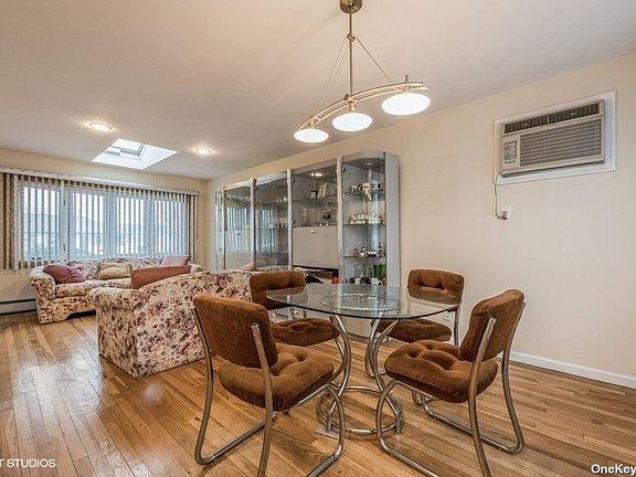 4th image of 1067 Johnston Ave