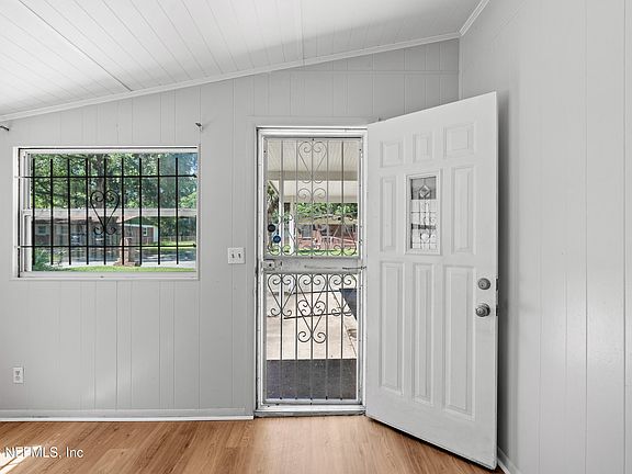 5th image of 2509 WYLENE Street