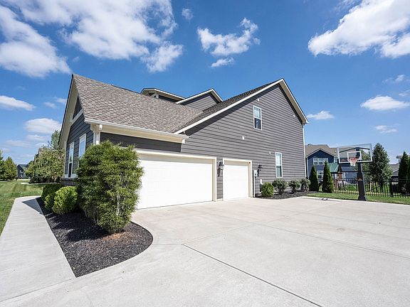 3rd image of 13315 Lansbury Ln
