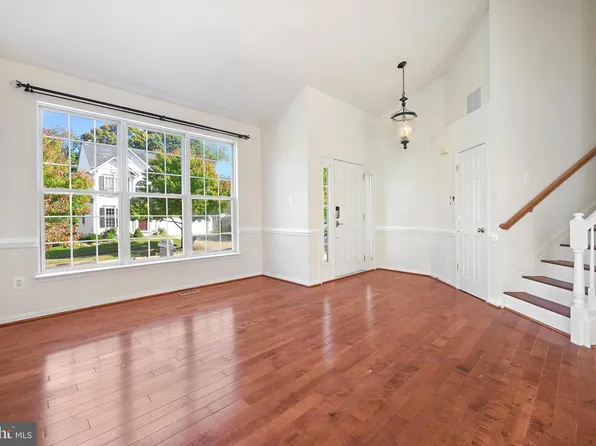 8027 Flora Ln, Pasadena, MD 21122