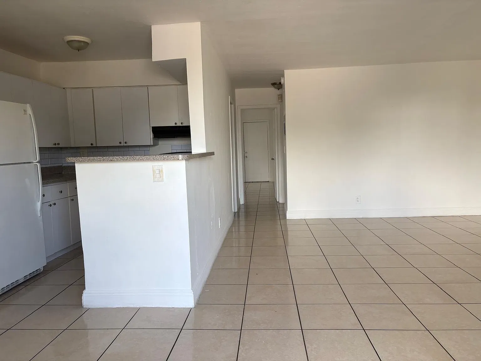 2 bed, 700 sqft, $1,800 — Photo 2