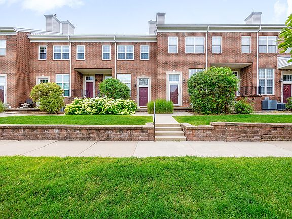 2nd image of 1906 Lindsay Ln