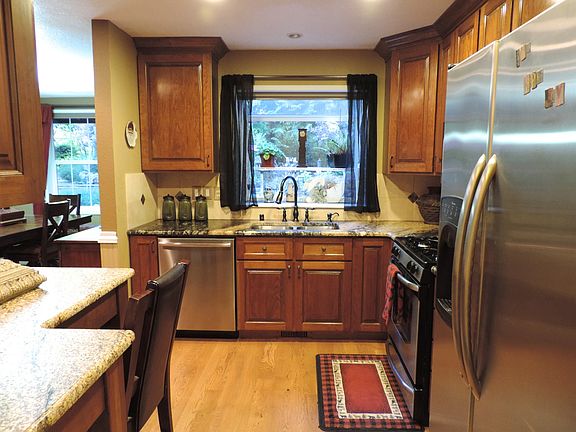 2nd image of 4624 Center Ln NE