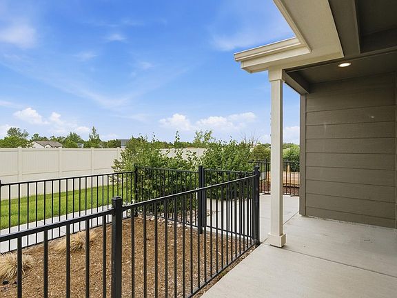 3rd image of 3642 Ronald Reagan Ave