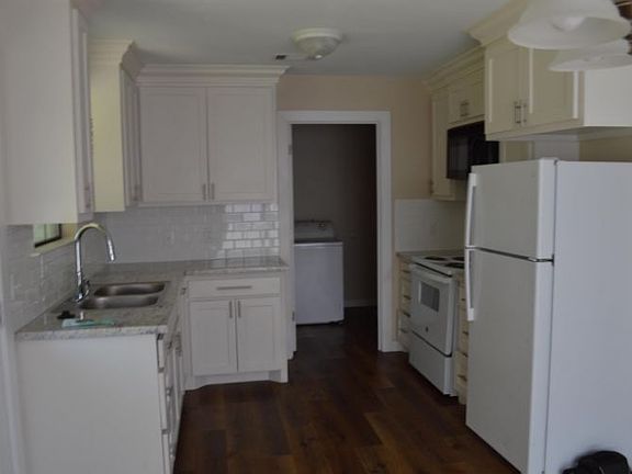 4th image of 2339 S John Ave