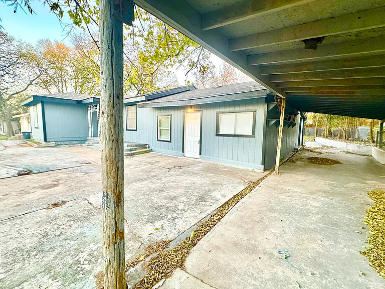 104 E Fowler Ave — Photo 7