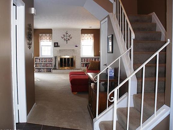 2nd image of 1790 Rolling Hills Dr APT B