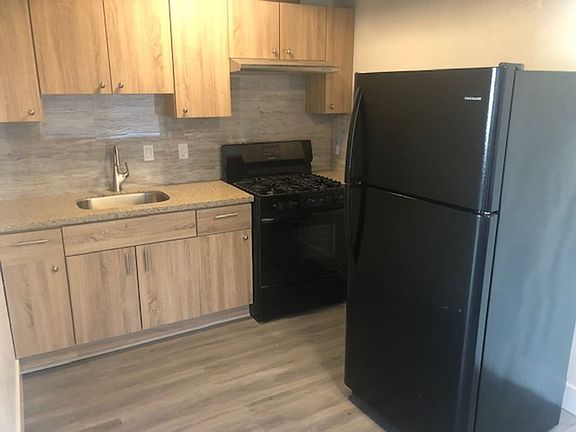 2nd image of 692 34th St #4