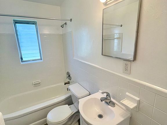4th image of 710 Bayberry Dr #2
