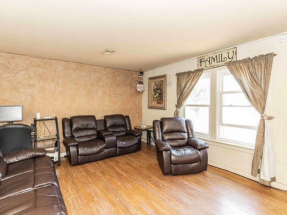 3rd image of 4114 SE 31st Ave