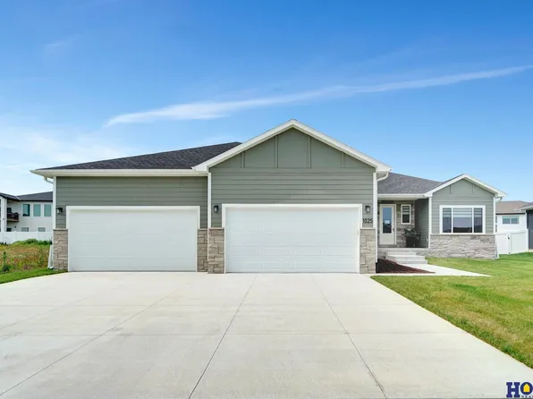 1025 N 108th St, Lincoln, NE 68527