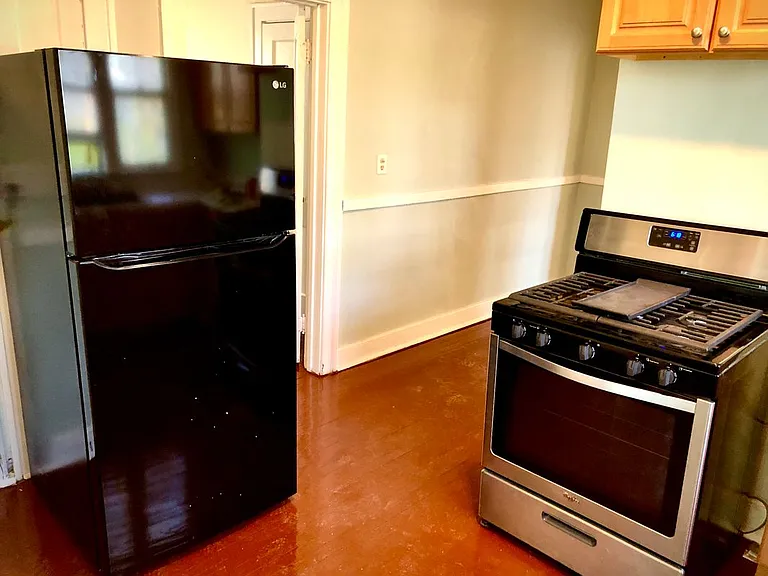50 Pinewood Ave #2 — Photo 21