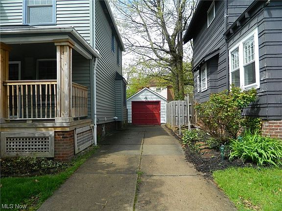 3rd image of 1574 Olivewood Ave