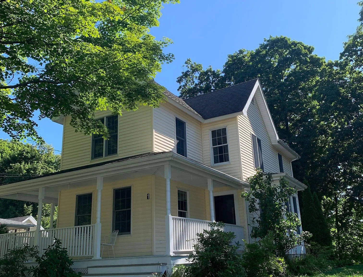 2 bed, 1300 sqft, $2,550 — Photo 4