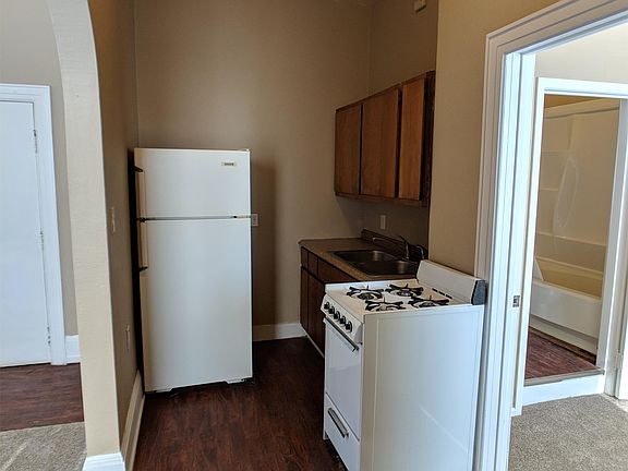 2nd image of 517 E 4th St APT 3