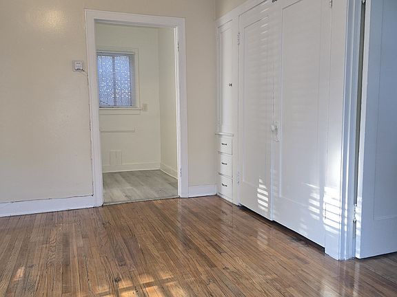 3rd image of 2808 Hillcrest Dr