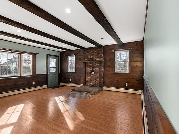 5th image of 77 Glendale St