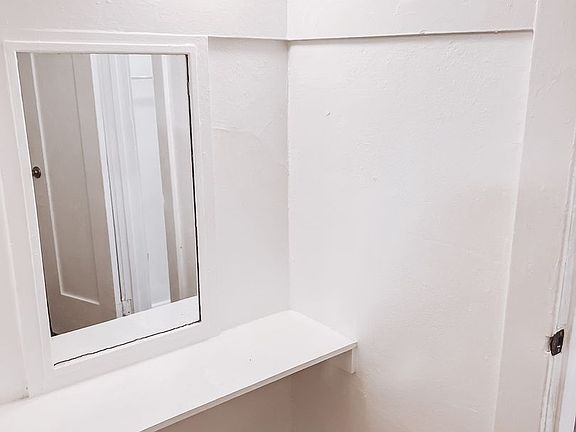 3rd image of 144 N New Hampshire Ave APT 22