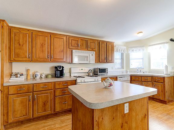 2nd image of 16212 N 35th Way