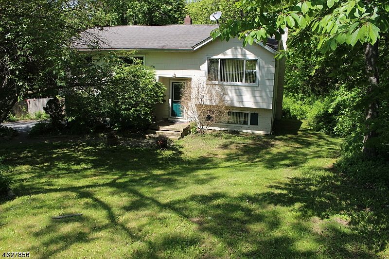 1st image of 12 Grove Dr