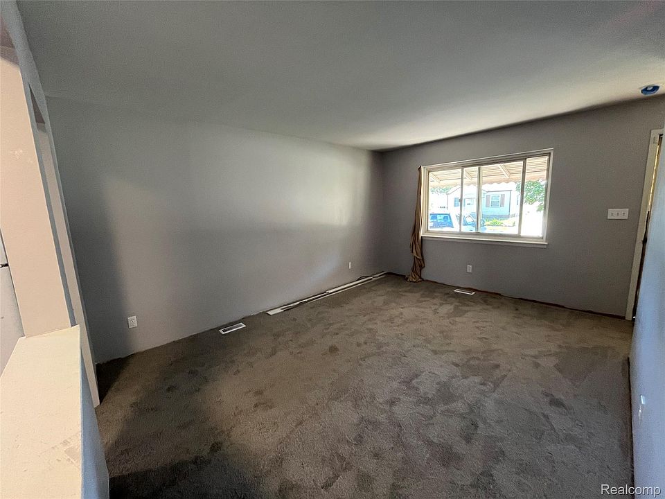 8731 Lozier Ave, photo 16