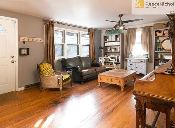 3rd image of 6908 Rowland Ave