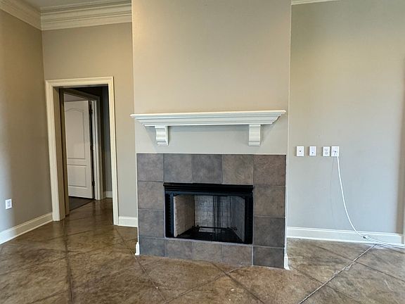 3rd image of 14369 Park Ave
