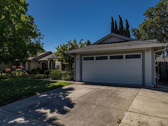 3rd image of 8166 Auberry Dr