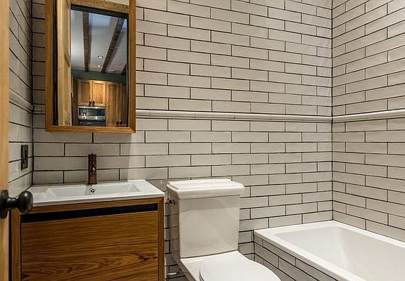 2nd image of 181 Montrose Ave #3S
