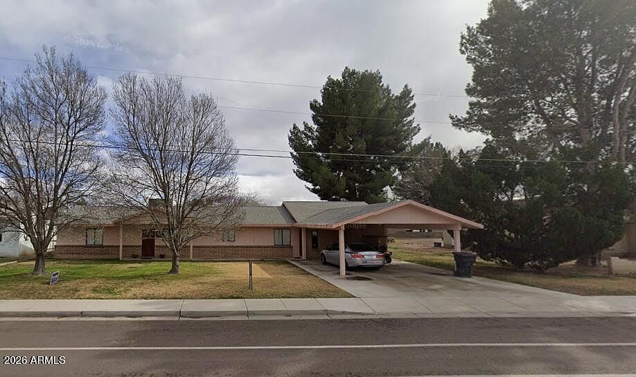 1st image of 967 N 3rd Ave