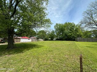533 N McCombs St, Martin, TN 38237