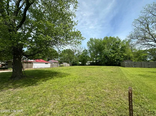 533 N McCombs St, Martin, TN 38237