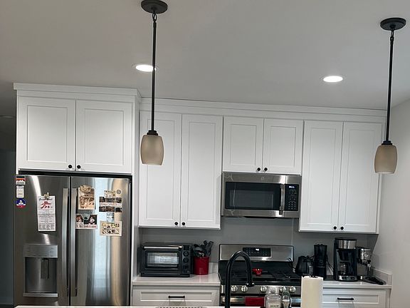 5th image of 5416 N Winthrop Ave