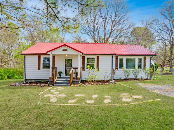 1641 Maple Valley Rd, Charlotte, TN 37036